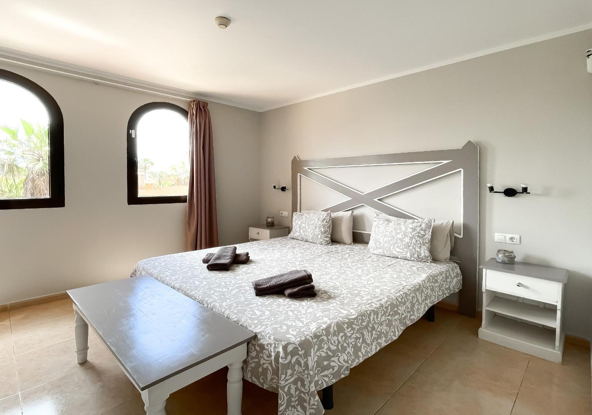 B-Rent Casa Angela Pool View Apartment คอร์ราเลโฮ ภายนอก รูปภาพ